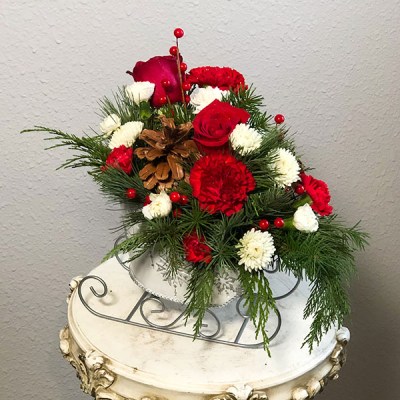 2021-christmas-flower-sleigh-cheyenne-wy
